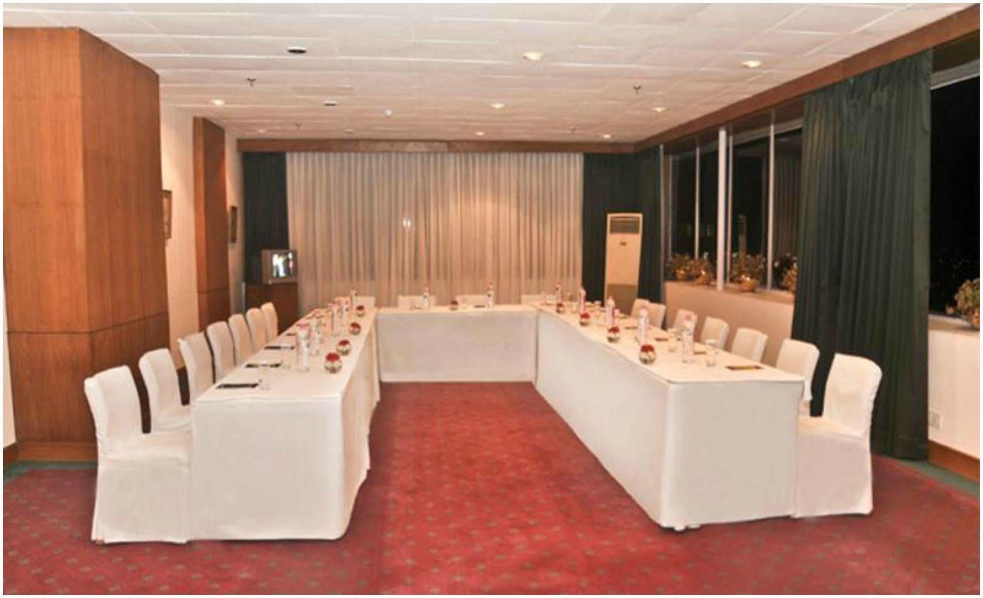 שימלה Clarkes Hotel, A Grand Heritage Hotel Since 1898 מראה חיצוני תמונה